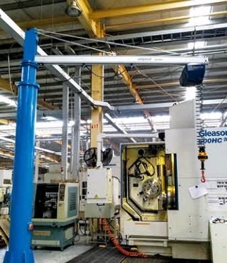 Консольный поворотный кран  в Санкт-Петербурге