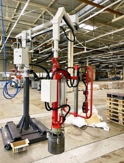 Пневматический манипулятор на перемещаемом напольном основании в Санкт-Петербурге Пневматический манипулятор на перемещаемом напольном основании в Санкт-Петербурге